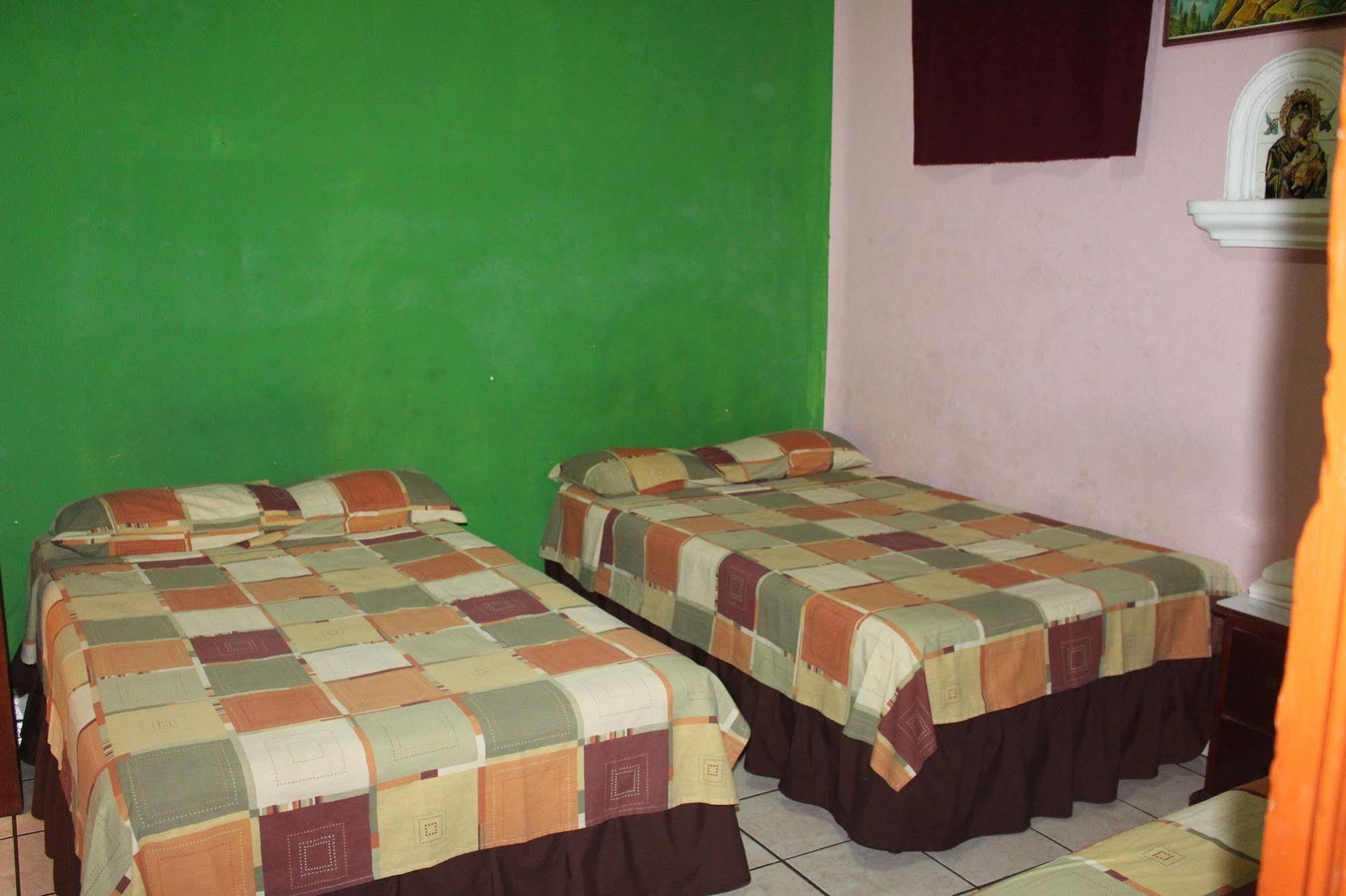 Hotel Pasadena II San Salvador Buitenkant foto